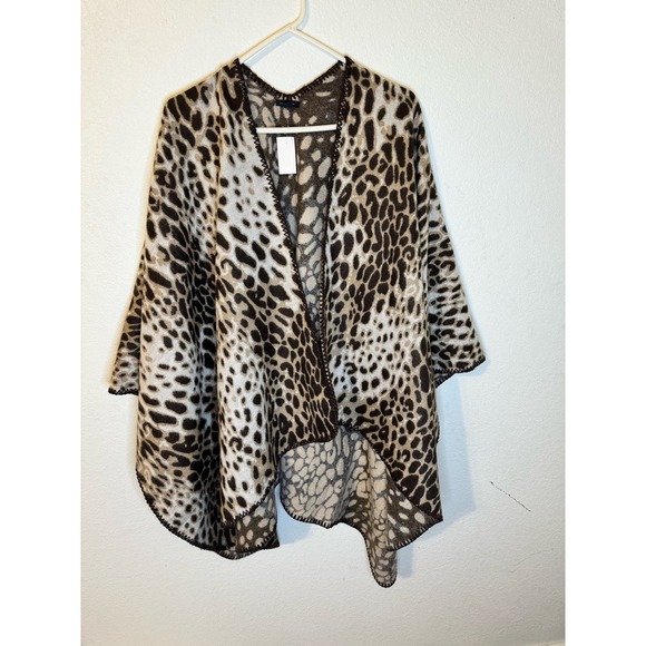 Ann Taylor Women's Poncho Cape Shawl Animal Print Sweater One‎ Size Fits All - Picture 1 of 7